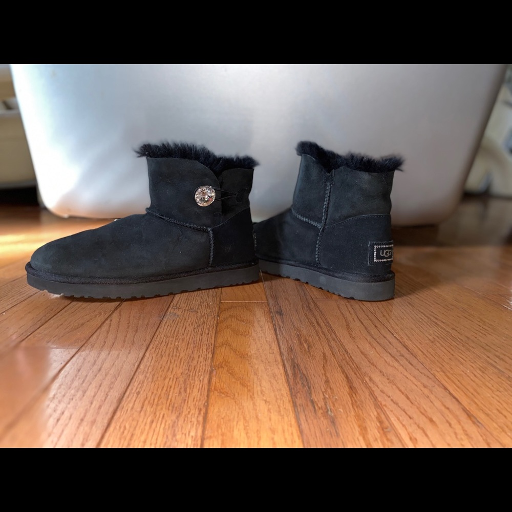 Black ankle UGG